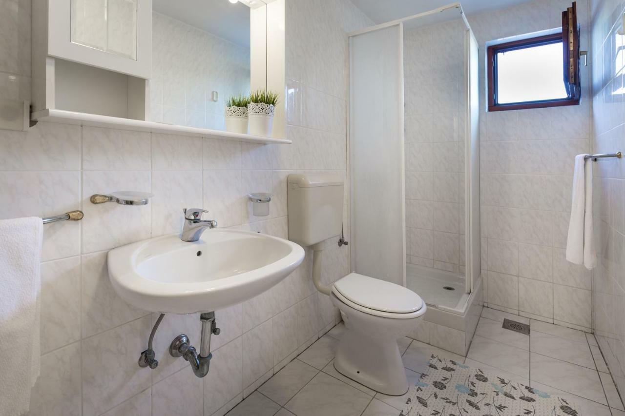 Cozy Apartment Josipa Privlaka  Exteriör bild
