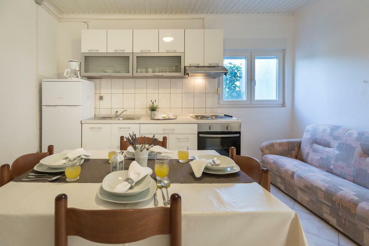 Cozy Apartment Josipa Privlaka  Exteriör bild
